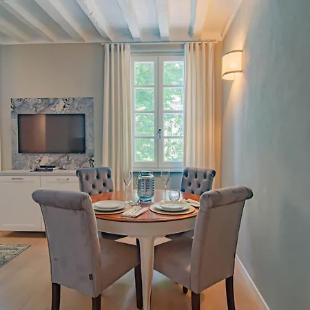 Garibaldi Apartment